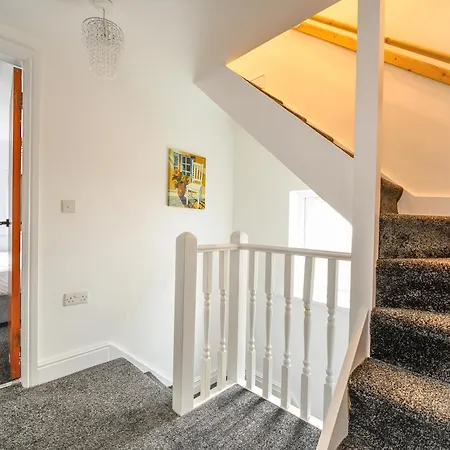 11hs3- For Your Relaxed & Cosy Homestay Leeds (West Yorkshire)
